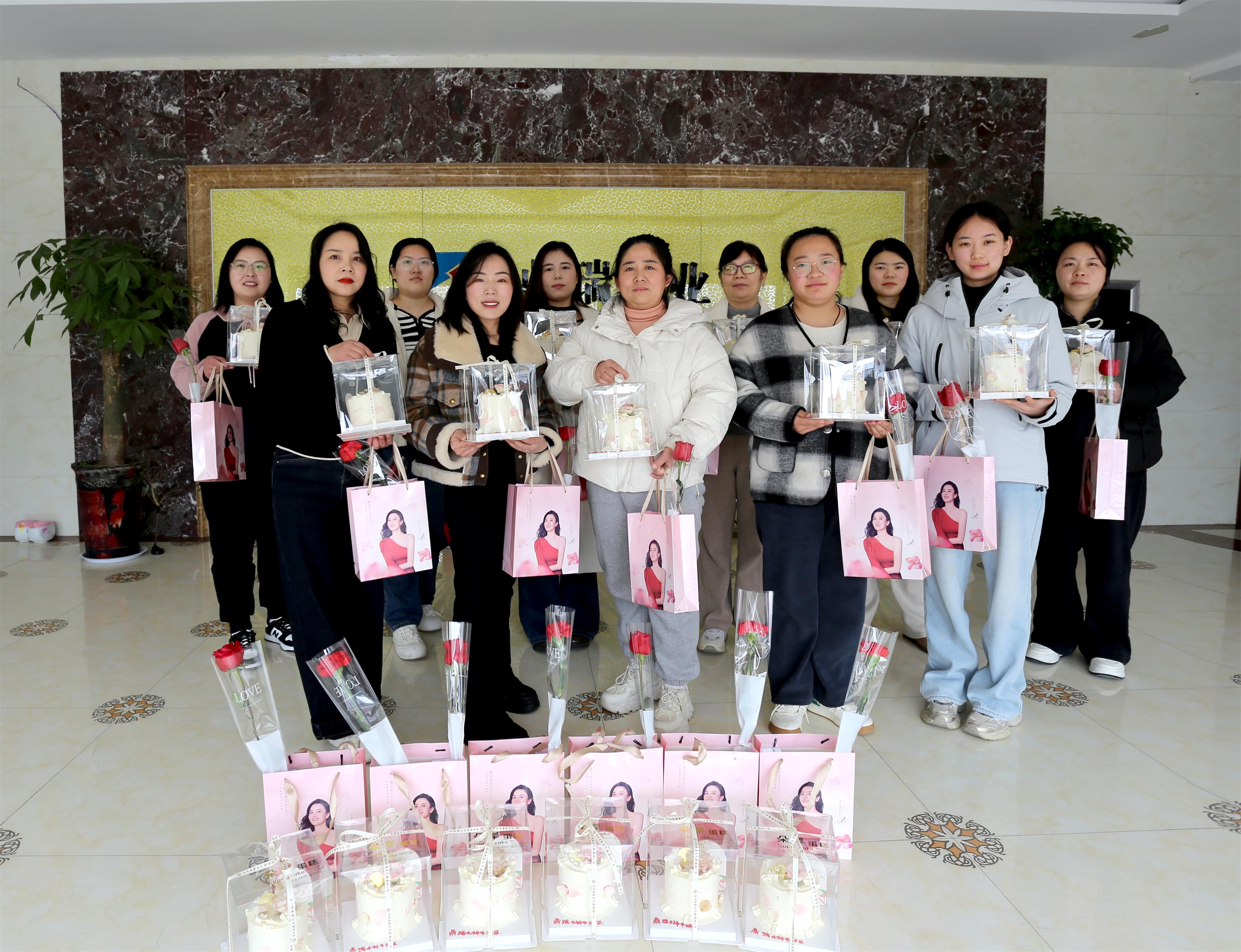 鼎瑞建工集團(tuán)祝女神們節(jié)日快樂